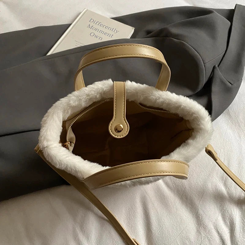 Winter Plush Bag Women'S Retro Small Handbags Clutch Bag New Faux Suede Matching Lamb Wool Bucket Shoulder Crossbody Bags