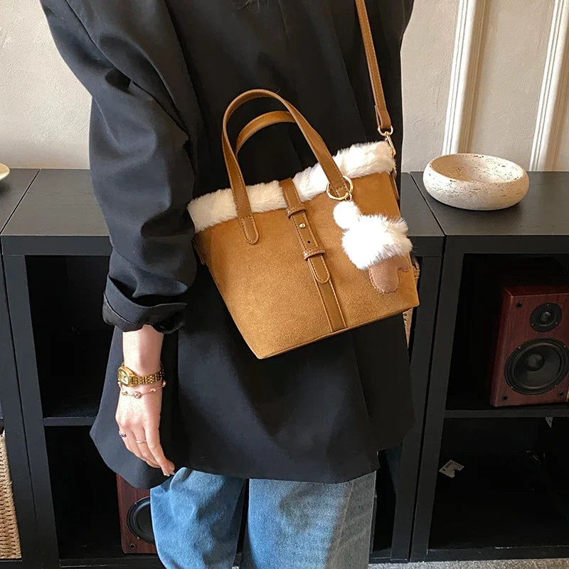 Winter Plush Bag Women'S Retro Small Handbags Clutch Bag New Faux Suede Matching Lamb Wool Bucket Shoulder Crossbody Bags