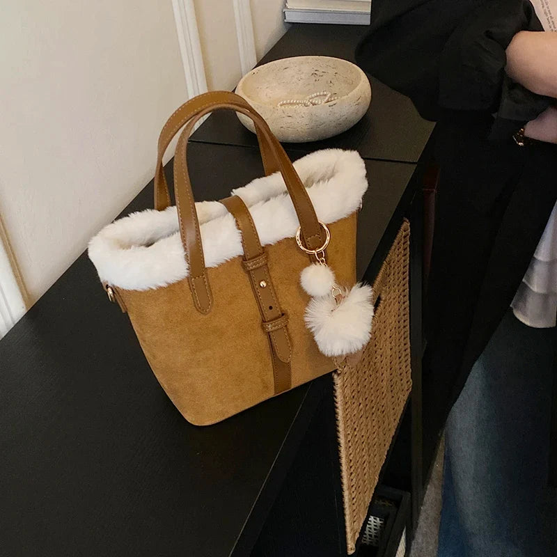Winter Plush Bag Women'S Retro Small Handbags Clutch Bag New Faux Suede Matching Lamb Wool Bucket Shoulder Crossbody Bags