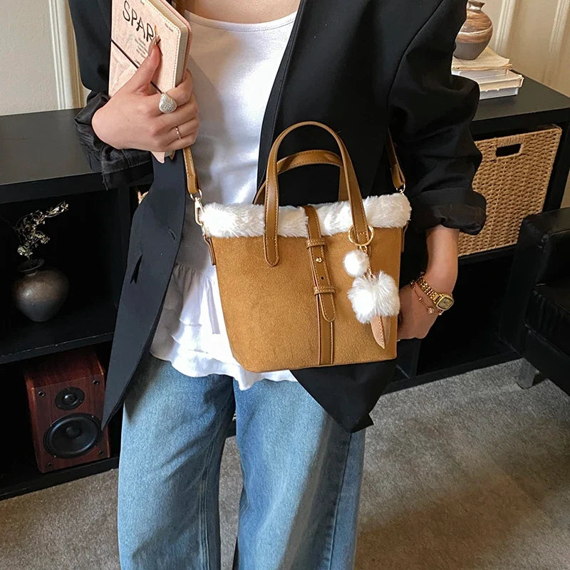 Winter Plush Bag Women'S Retro Small Handbags Clutch Bag New Faux Suede Matching Lamb Wool Bucket Shoulder Crossbody Bags