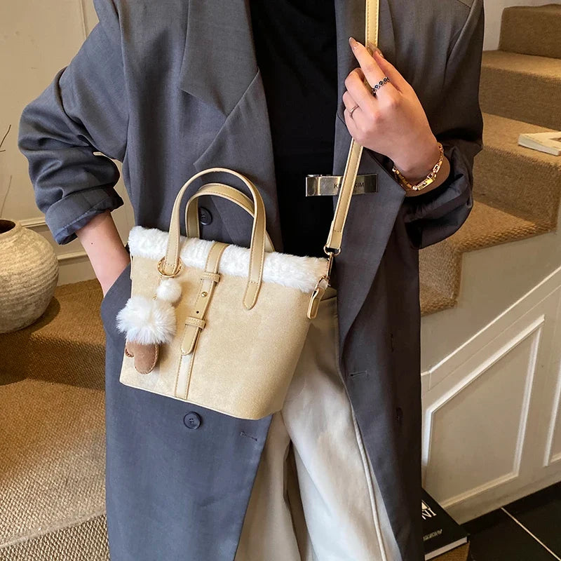 Winter Plush Bag Women'S Retro Small Handbags Clutch Bag New Faux Suede Matching Lamb Wool Bucket Shoulder Crossbody Bags